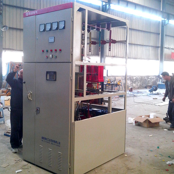 　LBB型高压无功自动电容补偿柜质量可靠，安全节能