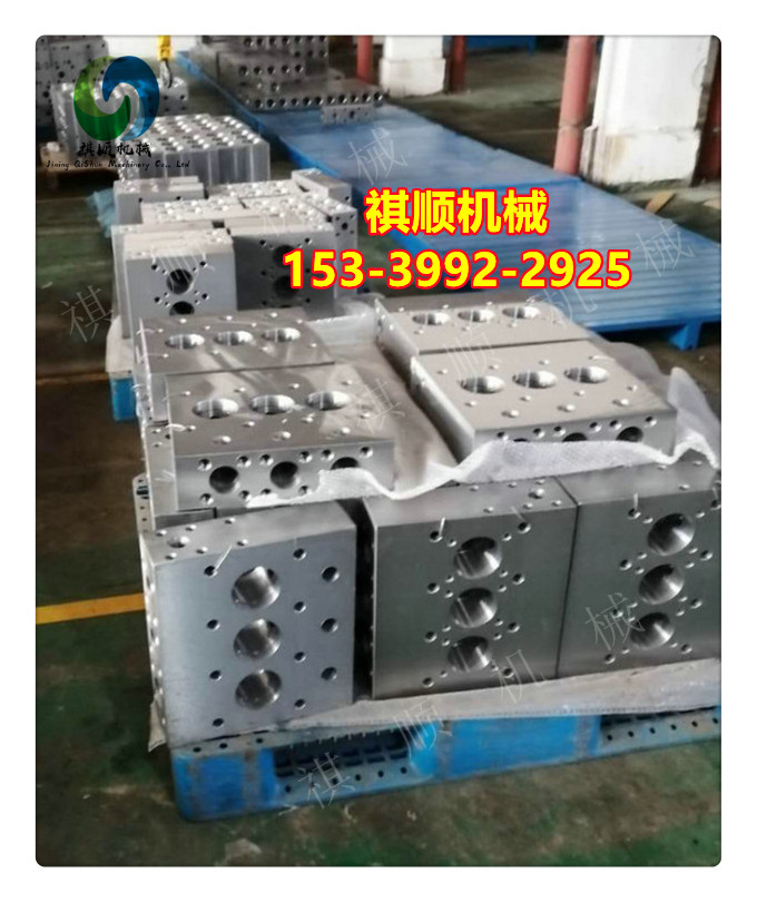 1651132212210037.jpg 配件033-泵头.jpg