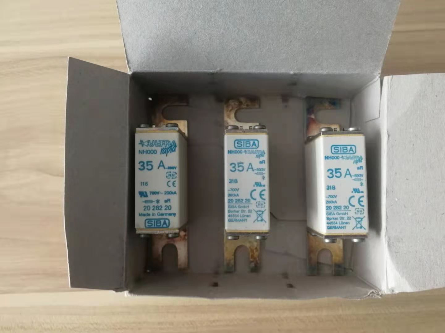 进口德国SIBA熔断器2000613.1000