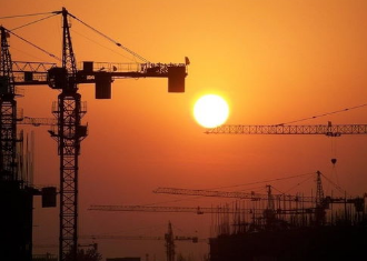 重庆市解放碑升降机司机考试多少分及格，重庆塔吊信号工考试流程方法