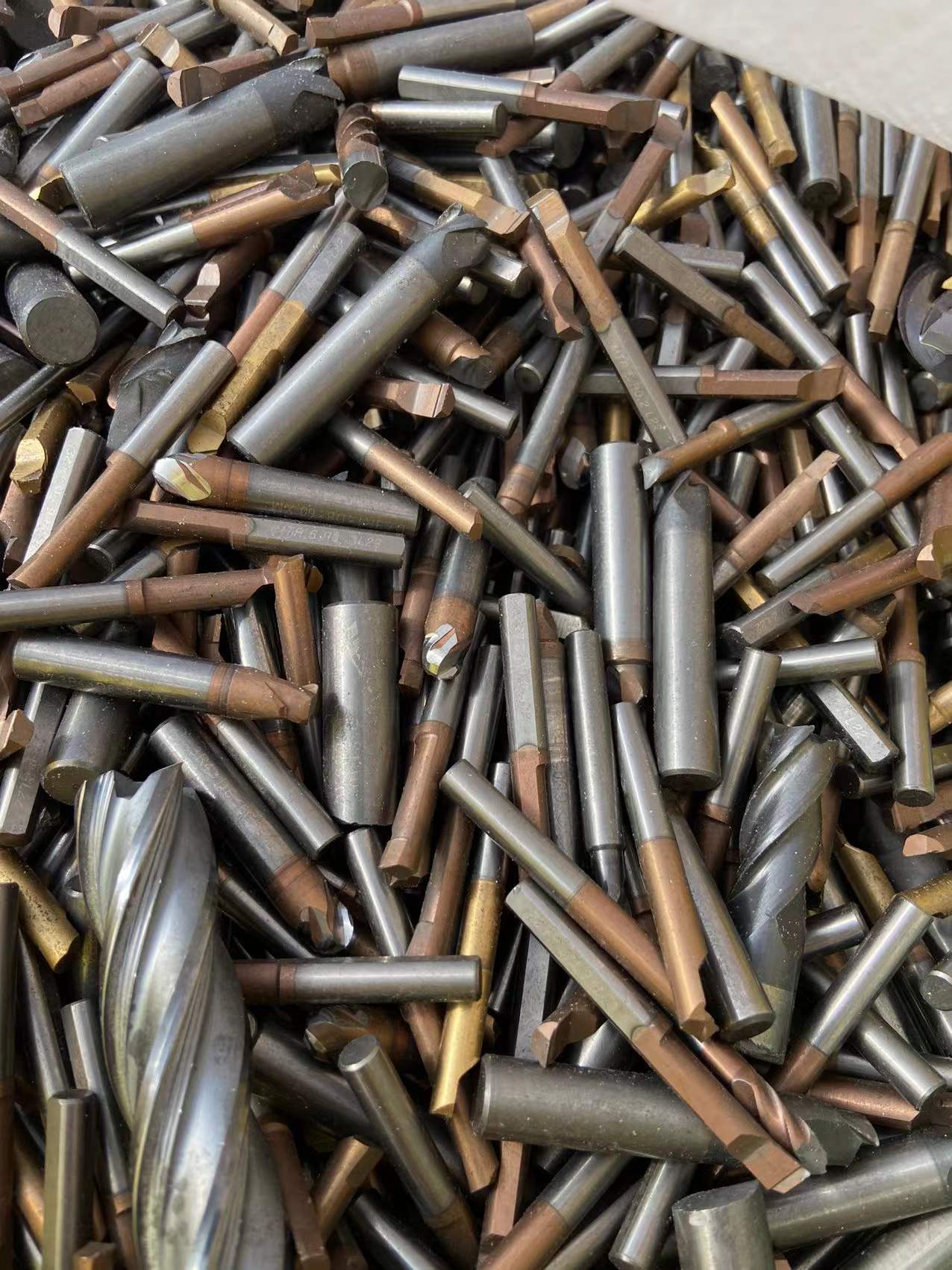 沈阳硬质合金棒料板材钼丝钨泥合作回收