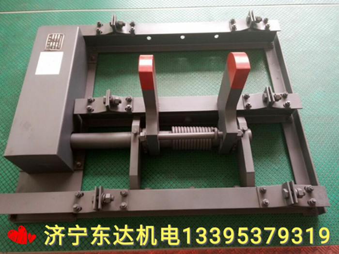 QWZC6气动卧闸价格 600轨距羊角阻车器