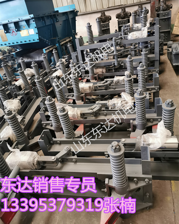 QZC系列600轨距抱轨式气动阻车器 焊接阻车器