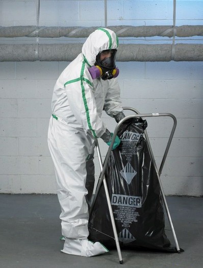 雷克兰AMN428ETS胶条缝合灭菌型连体连帽防护服