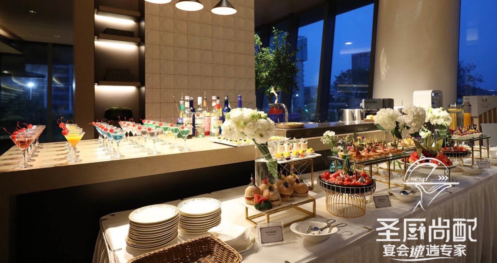 户外婚礼特色餐饮上门到烩专业团队西餐